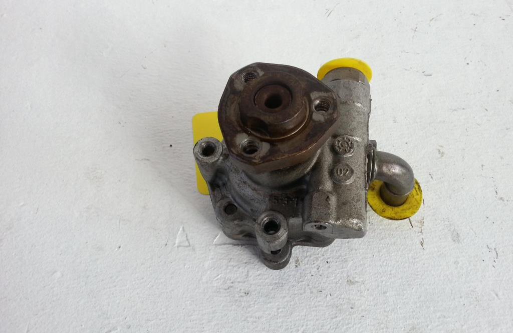 VW Golf 4 1J Bj.03 Servopumpe Pumpe Servolenkung 1J0422154B KYB